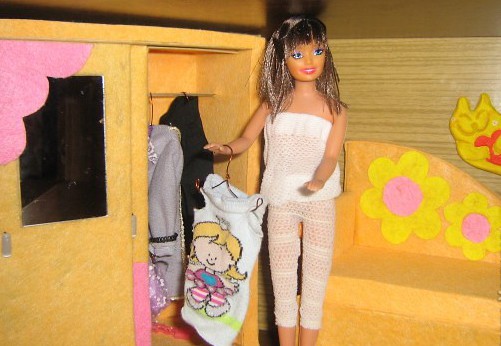 Шкаф-купе для куклы