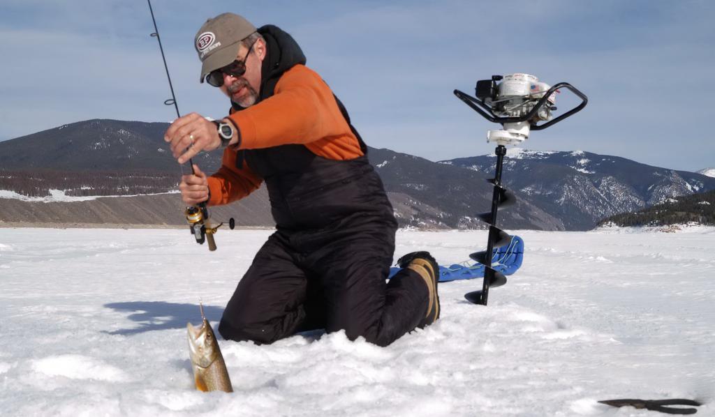 Как правильно ловить рыбу зимой