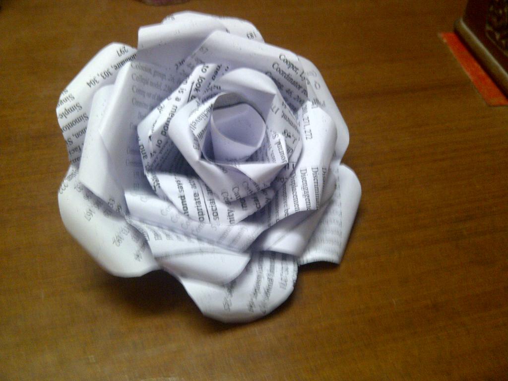 цветок розы из бумаги своими руками